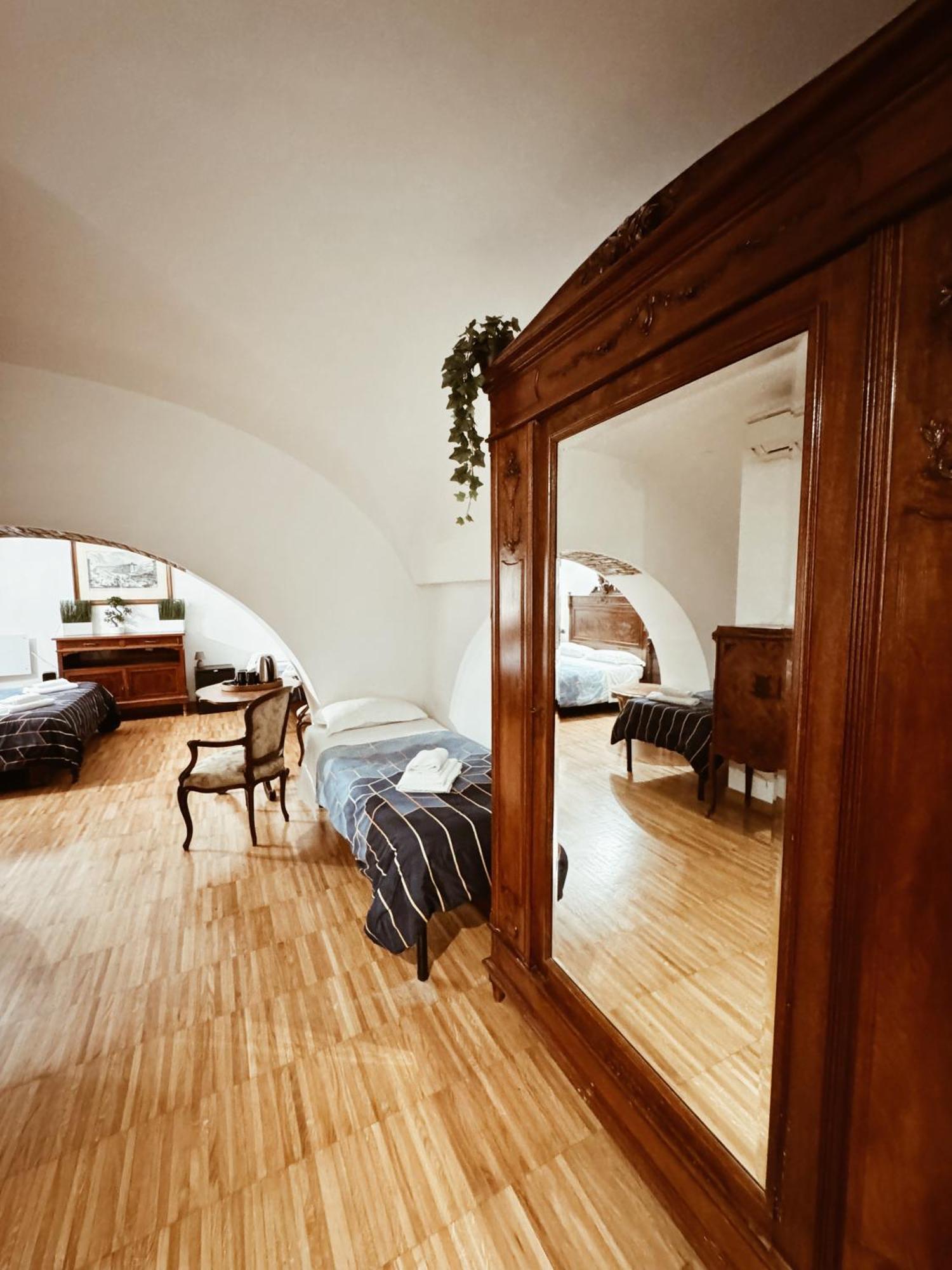 Residenza Tritone Luxury Guest House Trevi Fountain Rom Exterior foto