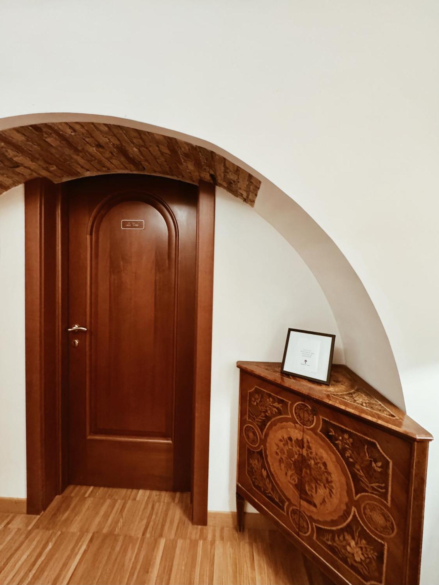 Residenza Tritone Luxury Guest House Trevi Fountain Rom Exterior foto